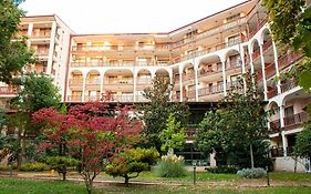 Estreya Residence Hotel